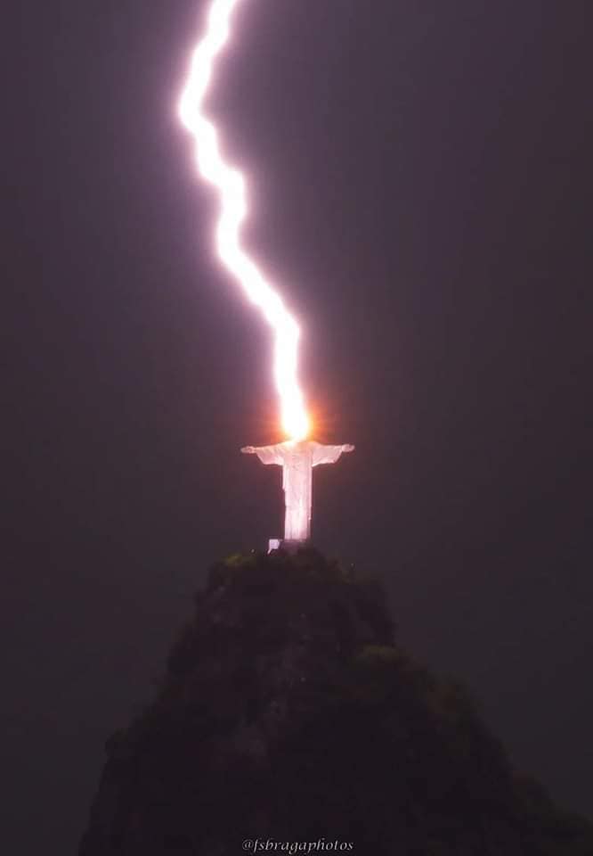 Rio Christ lightning strike